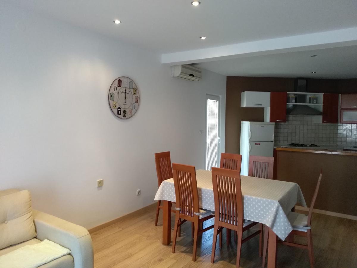 Apartments Davor Biograd Na Moru Exterior foto